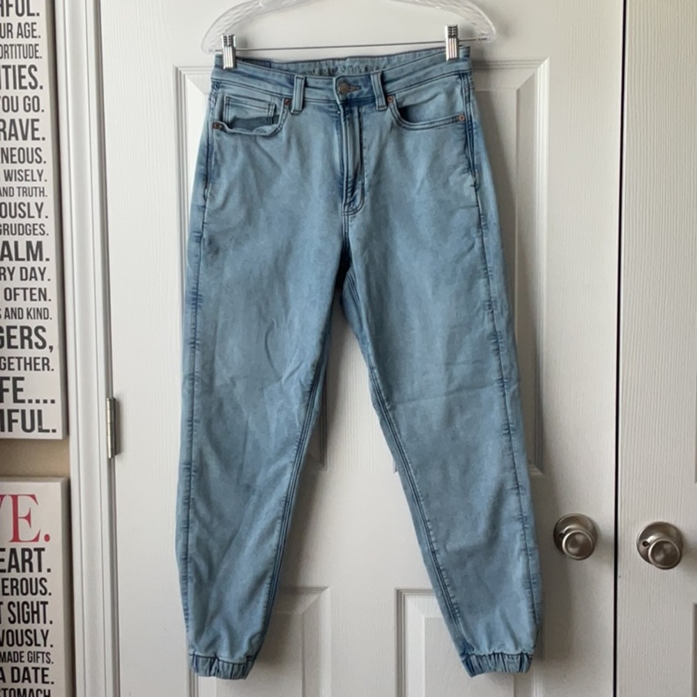 American eagle, Mom jogger, Size 6 short, Soft knit
